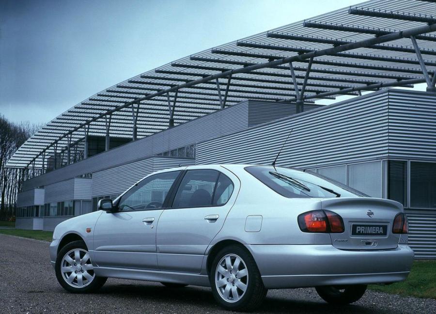  Nissan Primera Hatchback 1999 года  (фото 6 из 8)
